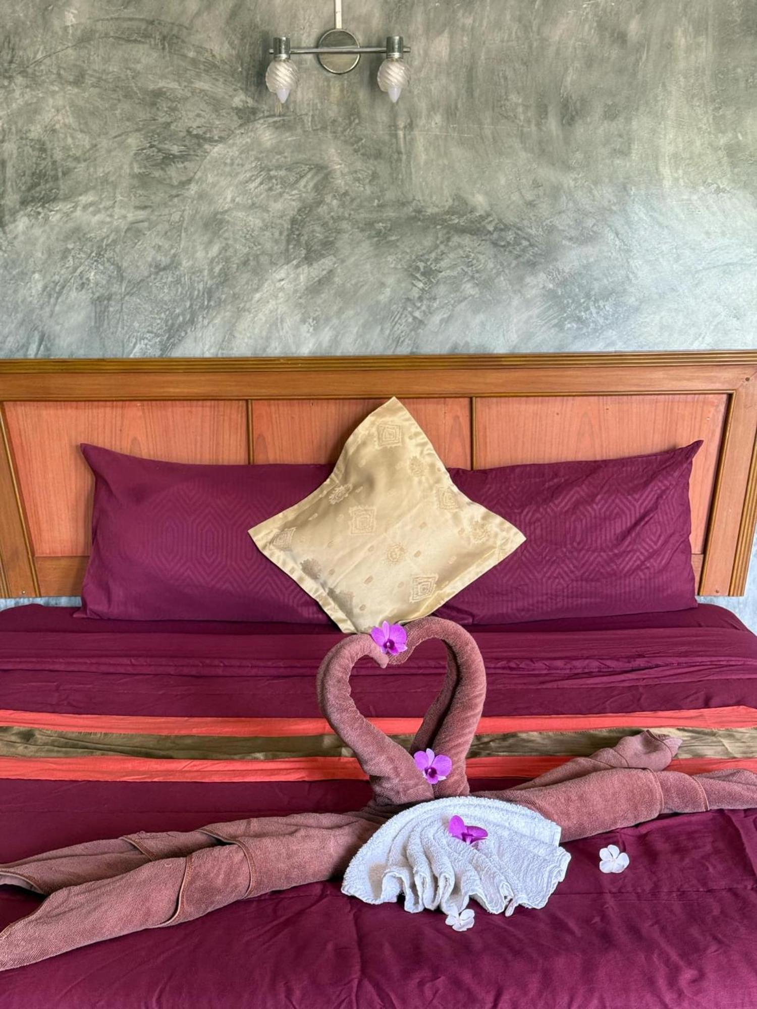 Lanta Natural Hut Garden Ko Lanta Exteriör bild
